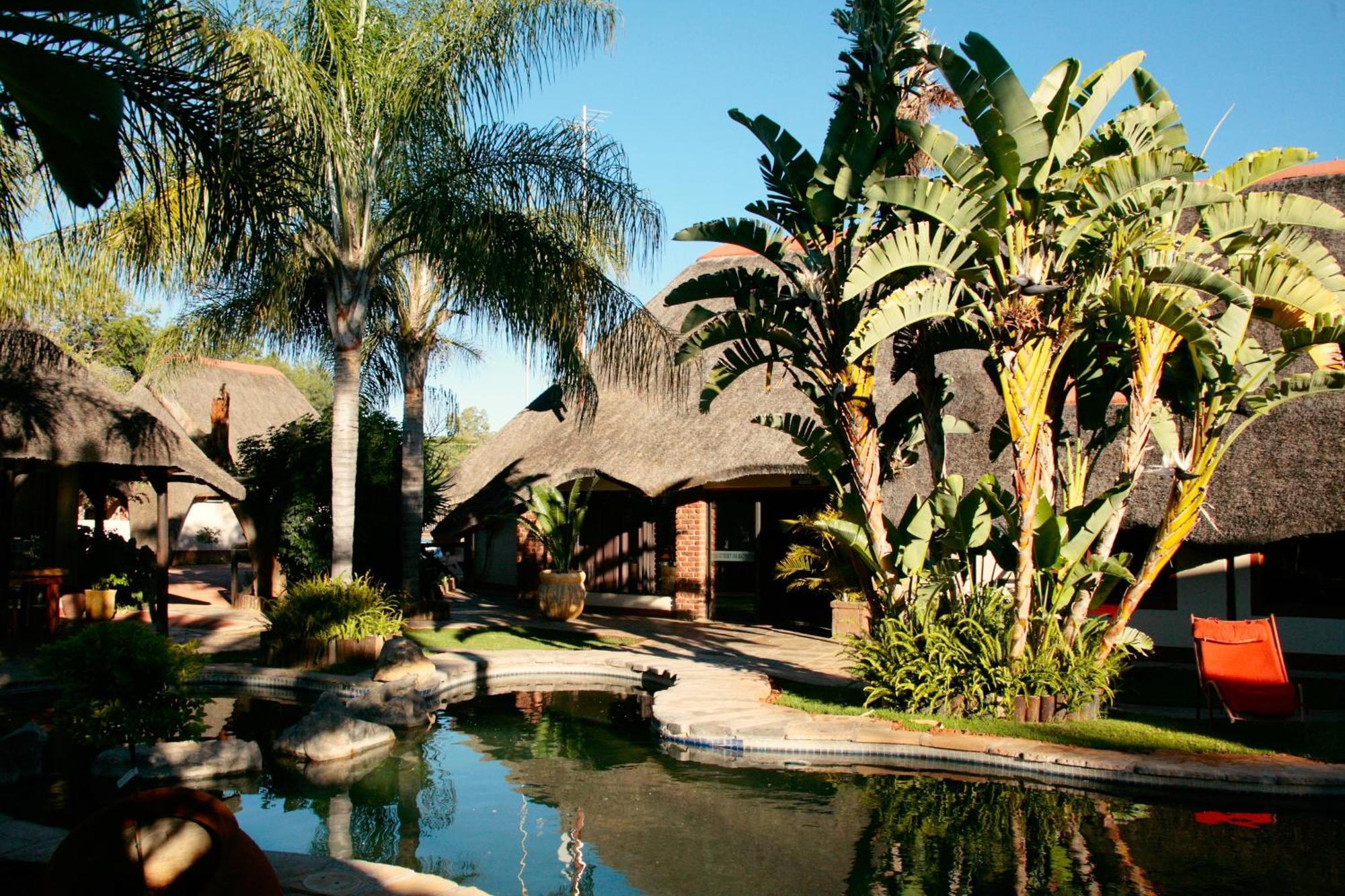 Cest Si Bon Hotel Otjiwarongo Exterior foto