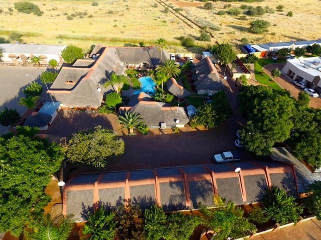Cest Si Bon Hotel Otjiwarongo Exterior foto