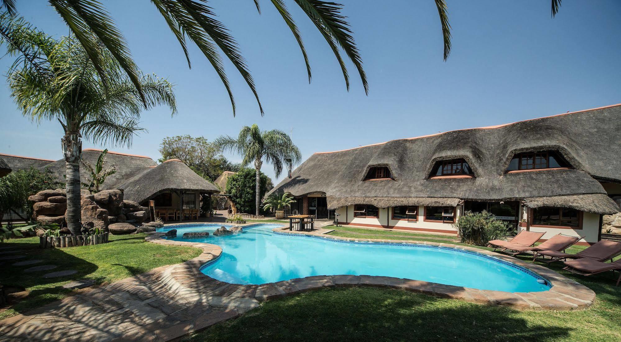 Cest Si Bon Hotel Otjiwarongo Exterior foto