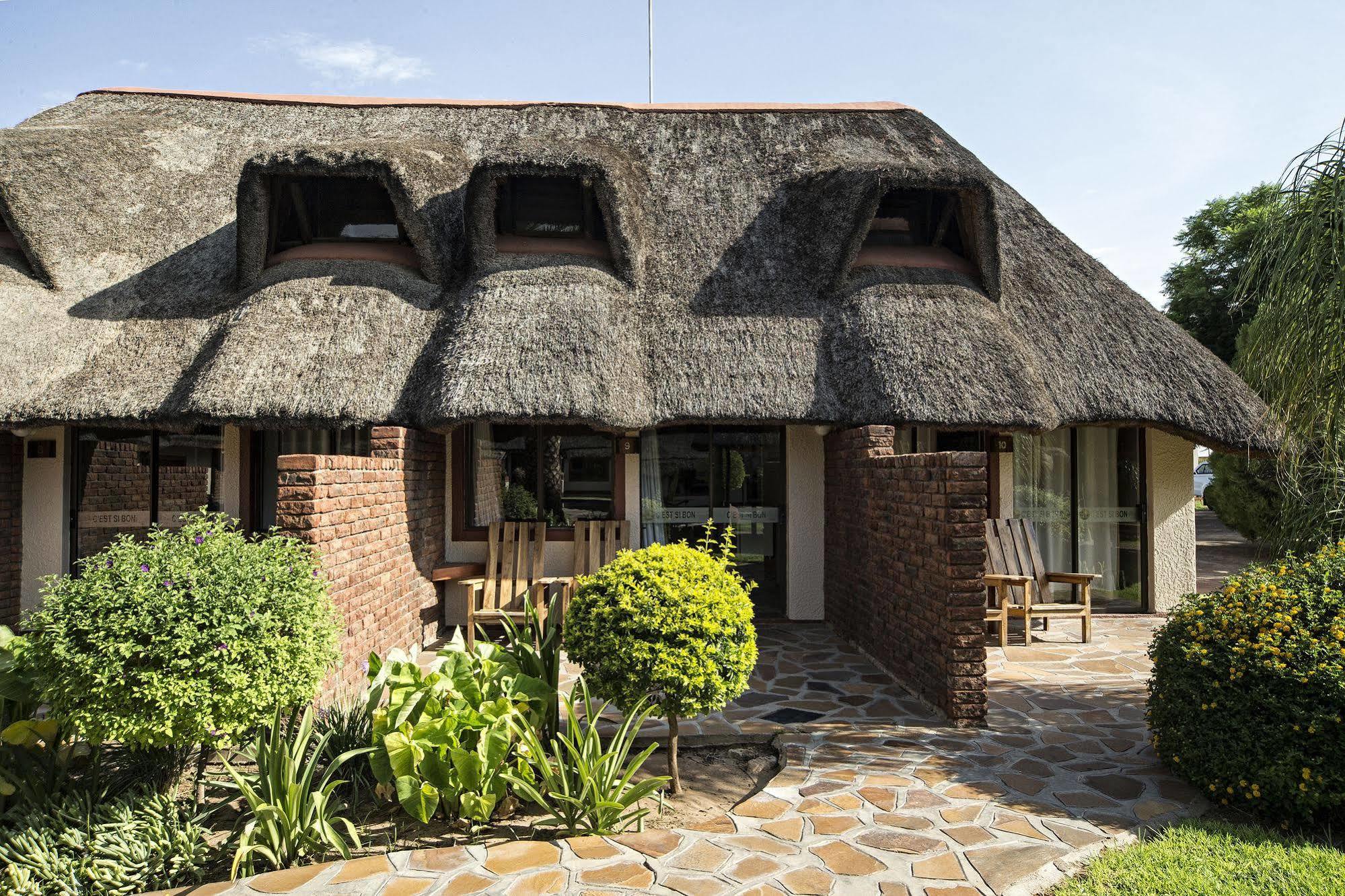 Cest Si Bon Hotel Otjiwarongo Exterior foto
